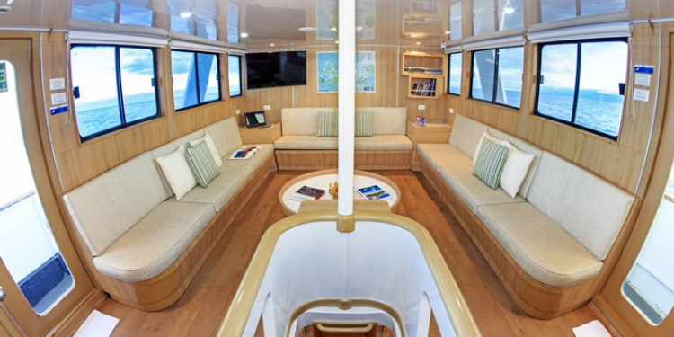 Galapagos-Tauchkreuzfahrt mit Stil – Aqua Galapagos