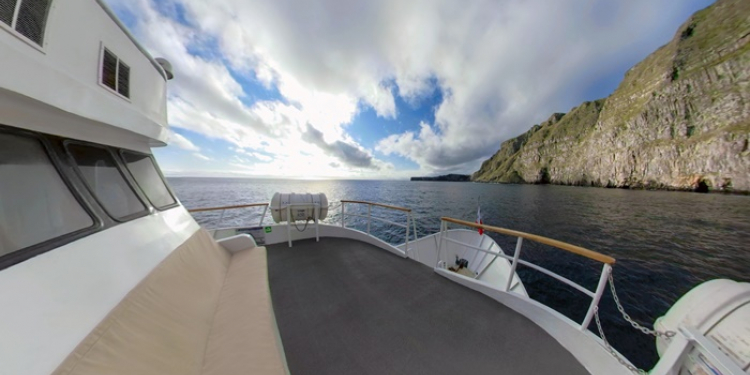 Galapagos-Tauchkreuzfahrt mit Stil – Aqua Galapagos