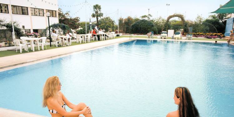 Muscat Holiday Hotel