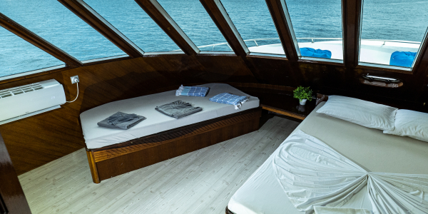 Luxus-Kabine 1 Doppel- und 1 Einzelbett