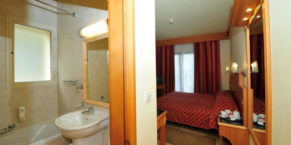 Doppelzimmer Side-View