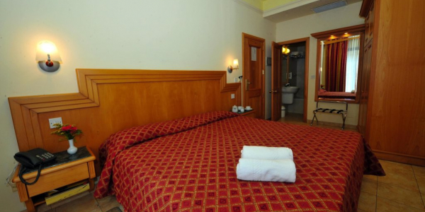 Doppelzimmer Side-View